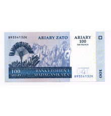 Мадагаскар 100 ариари 2004 года. UNC